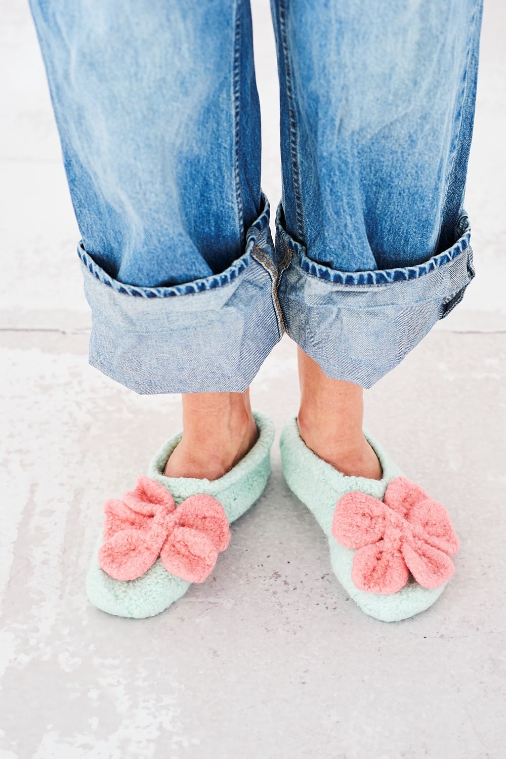 Felted Knitted Slippers Pattern in Floki Super Chunky - Stylecraft 10291