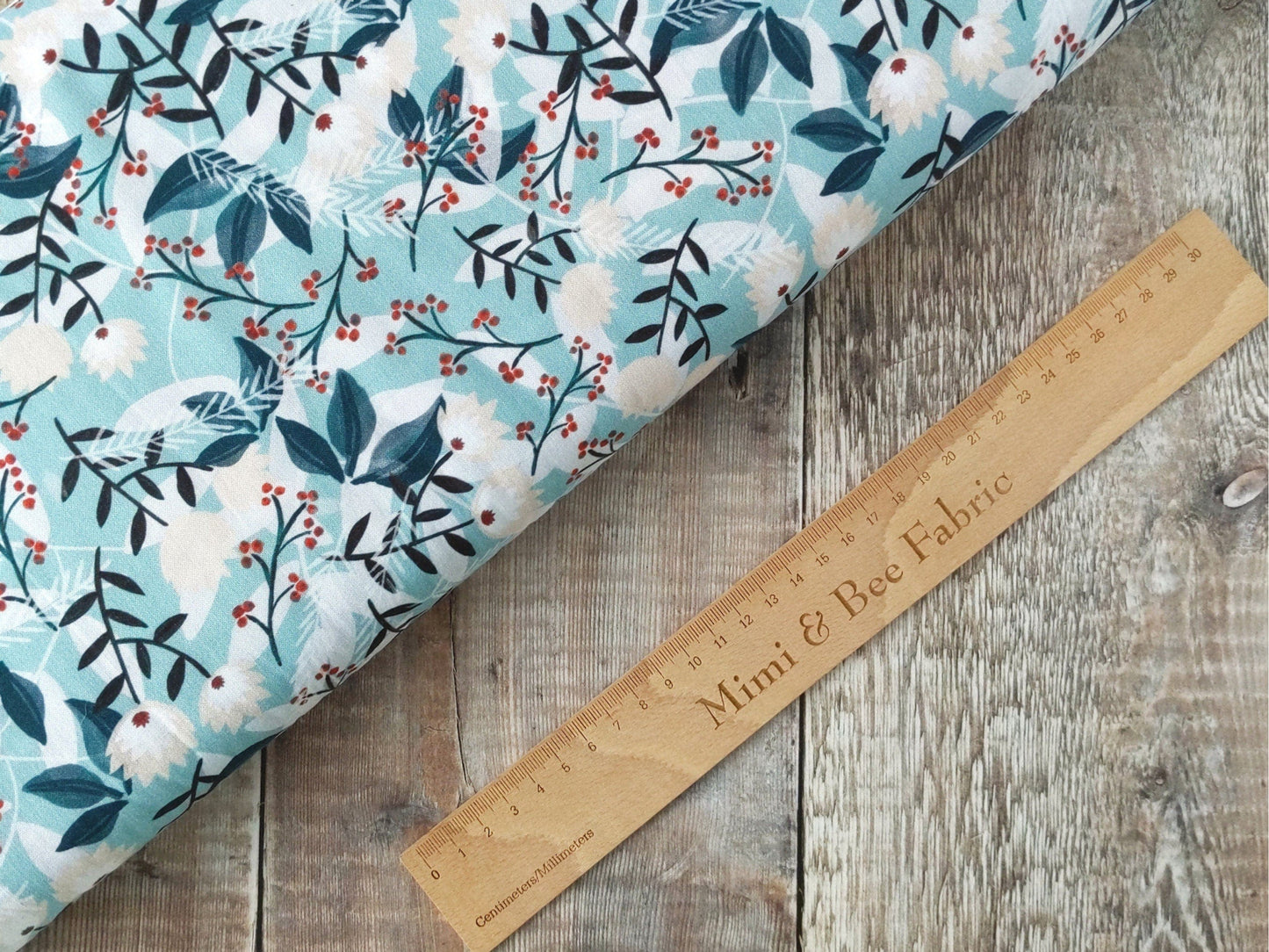 Fabric Autumnal leaves and foliage on cream cotton fabric - Spice by Dashwood Studio