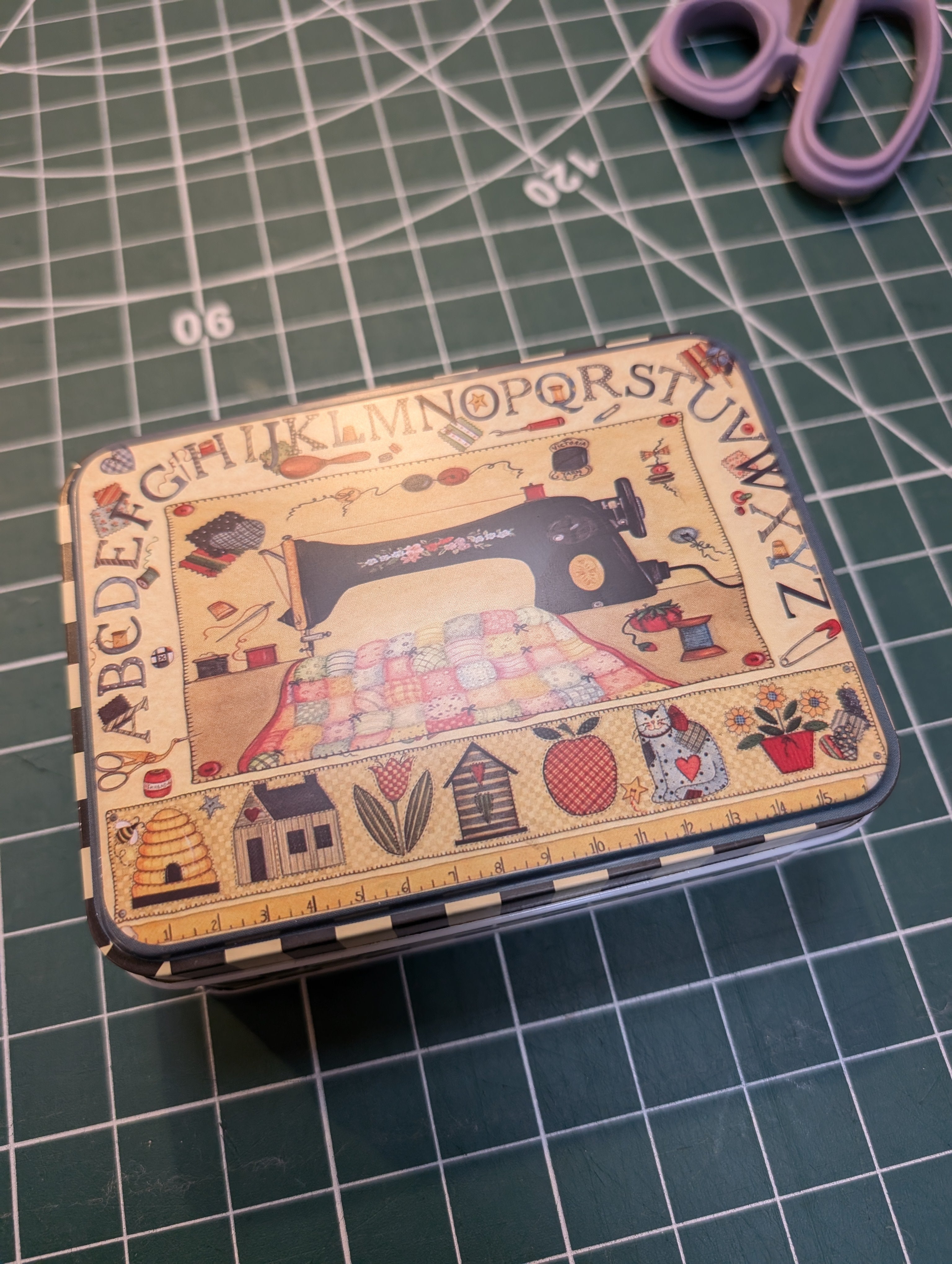 Sewing tin kit