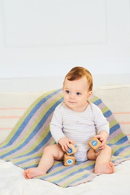 Baby Blankets knitting patterns in DK - Stylecraft 10238