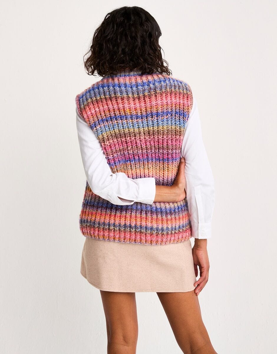 knitting pattern Beneath the surface vest knitting pattern in JEWELSPUN WITH WOOL CHUNKY - Sirdar 10804