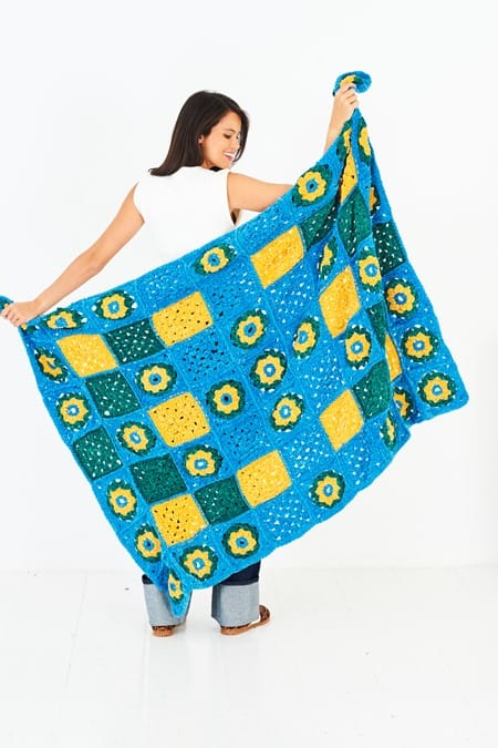 Blankets crochet pattern in chunky - Stylecraft 10249