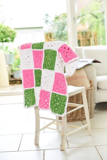 Blankets crochet pattern in chunky - Stylecraft 10249