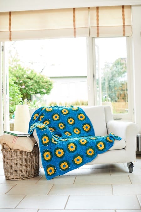 Blankets crochet pattern in chunky - Stylecraft 10249