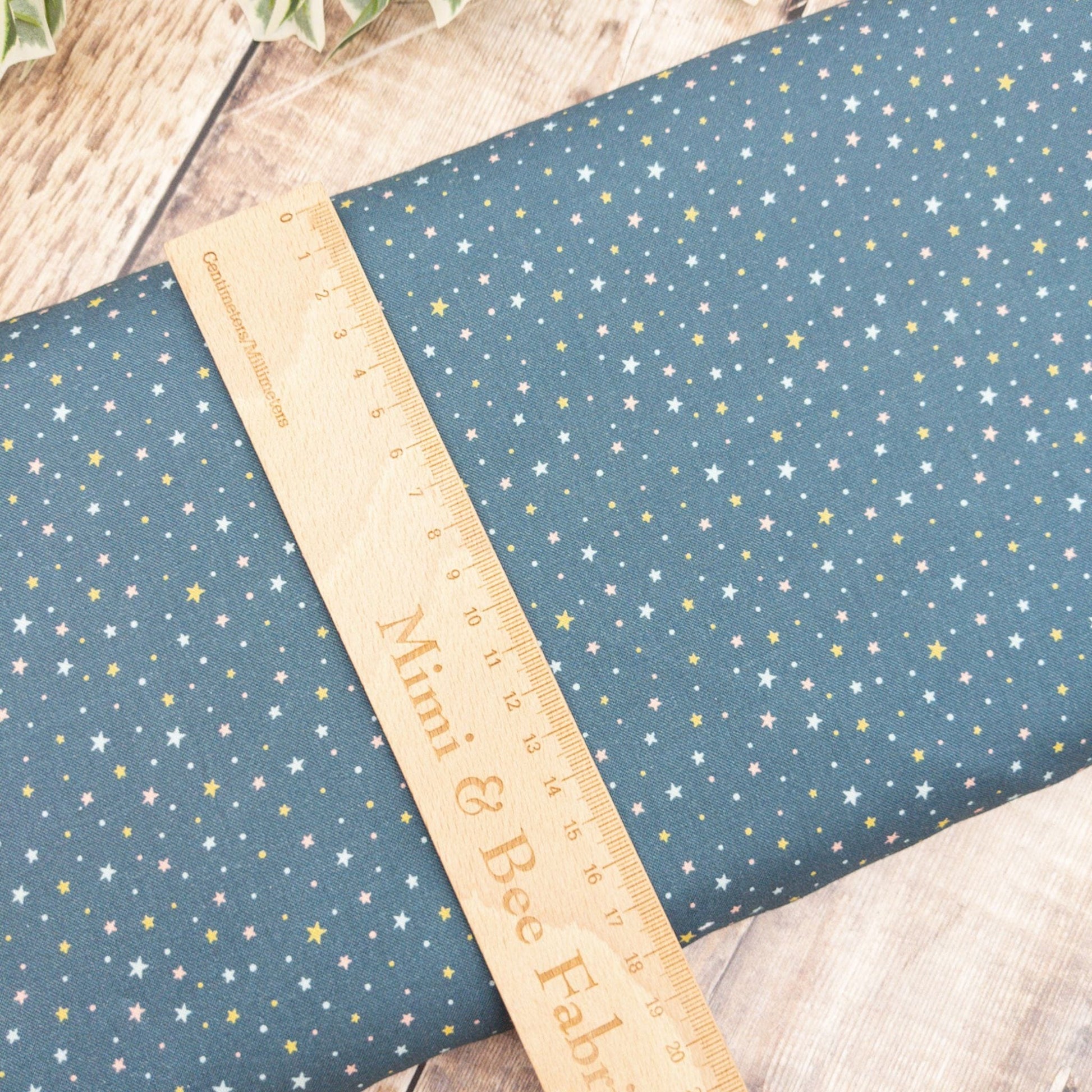 Fabric Rainbow stars on grey cotton - Nature - Timeless Treasures