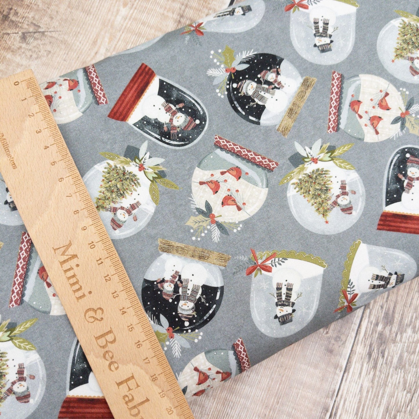 Fabric Snowmen in snowglobes - Let it snow - Timeless Treasures