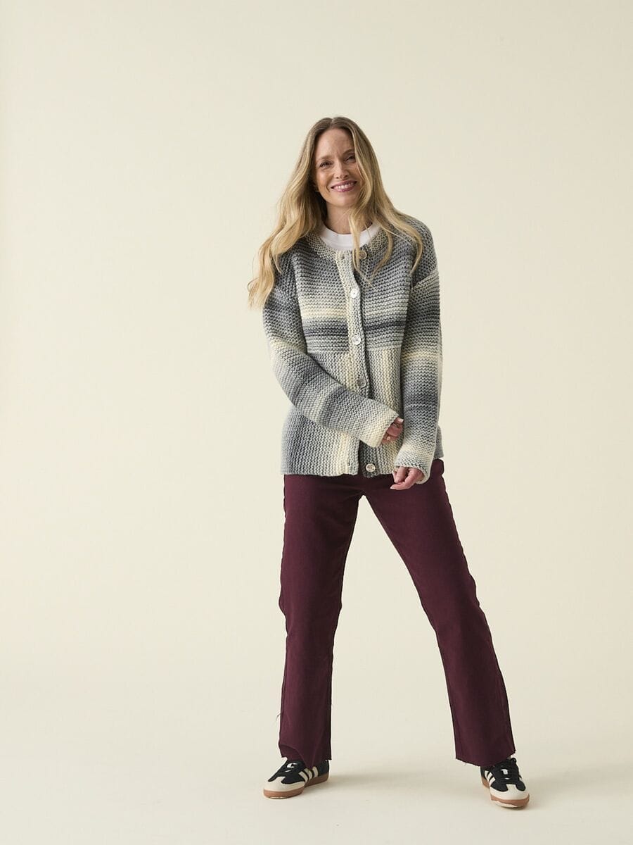 knitting pattern Two direction cardigan knitting pattern in HAYFIELD SPIRIT CHUNKY - Hayfield 10860
