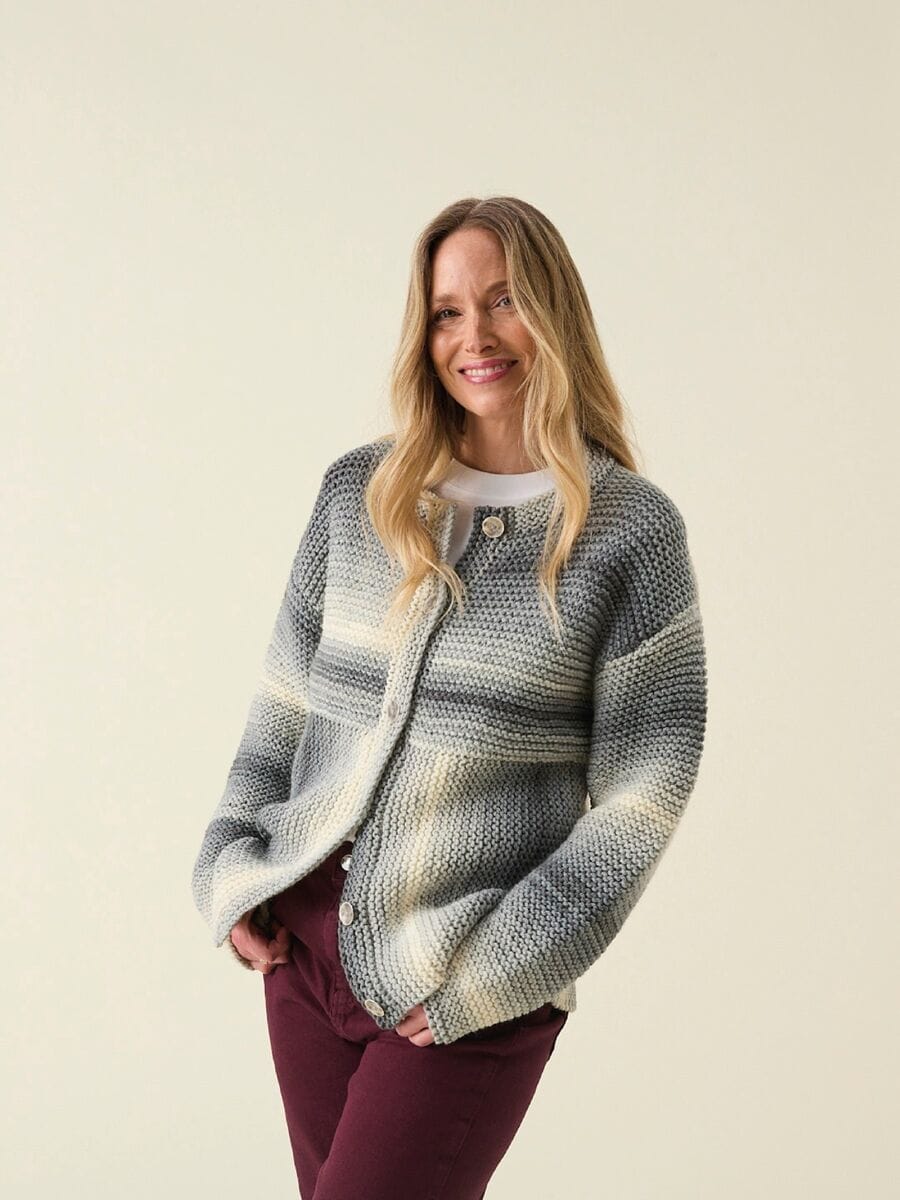 knitting pattern Two direction cardigan knitting pattern in HAYFIELD SPIRIT CHUNKY - Hayfield 10860