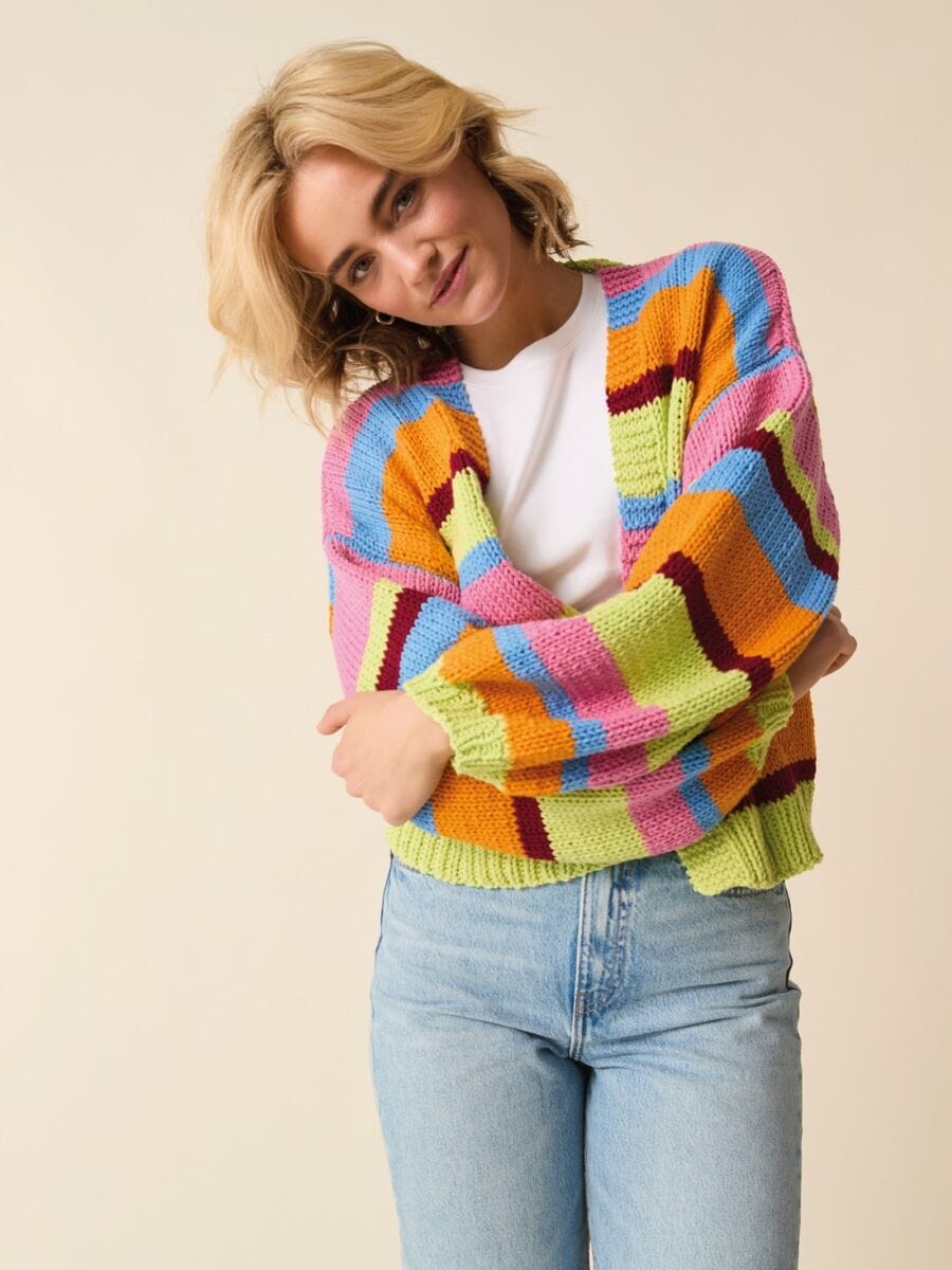 Vibe crop cardigan knitting pattern in SIRDAR STORIES CHUNKY - Sirdar 10870