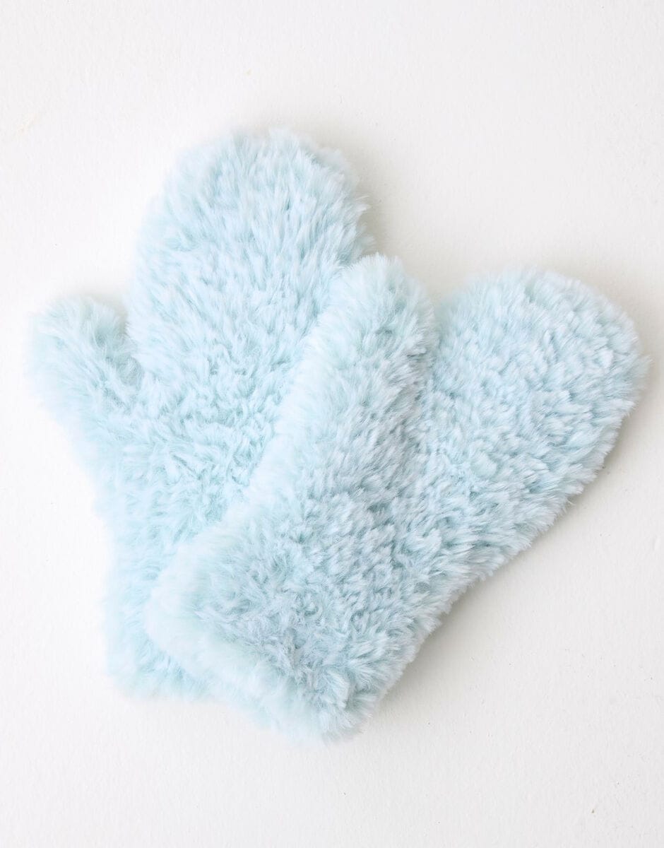 Woman's Mittens & Scarf knitting pattern super chunky - Sirdar 10816