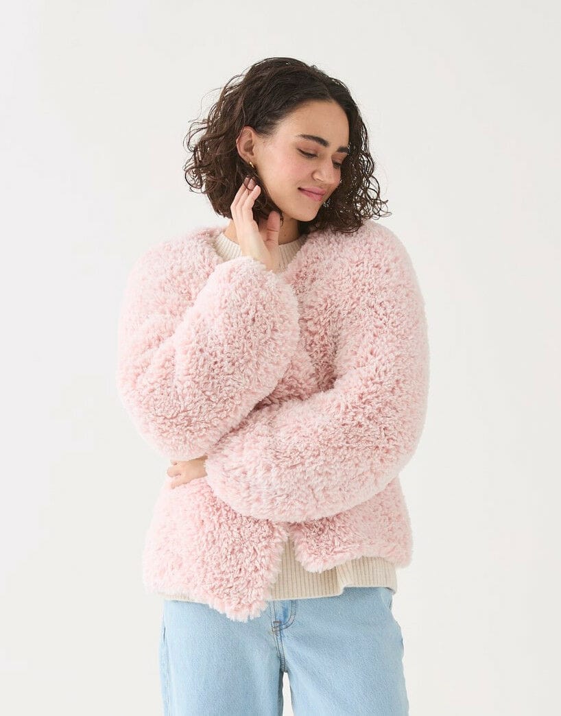 Women's Cardigan knitting pattern in chunky - Sirdar 10812
