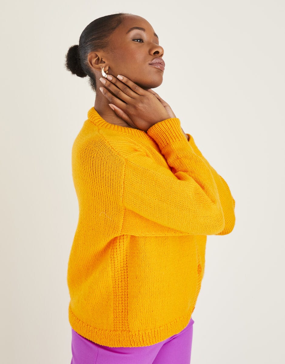 Women's Cardigan knitting pattern in DK - Hayfield 10595