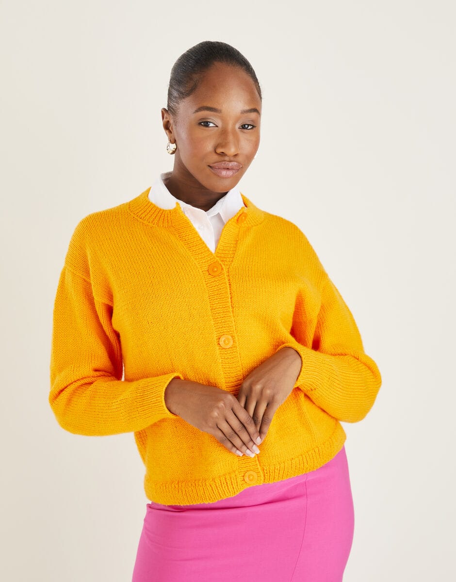 Women's Cardigan knitting pattern in DK - Hayfield 10595