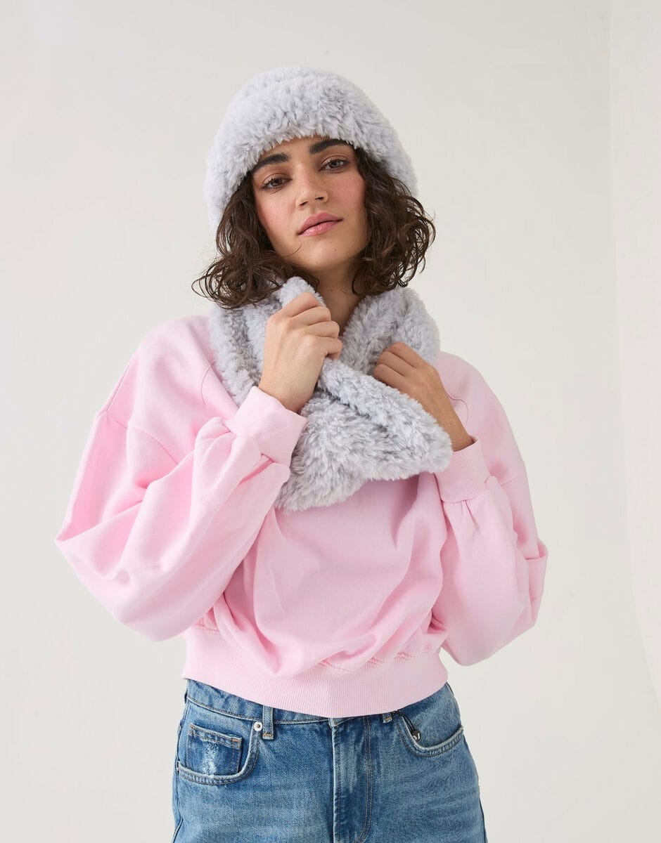 Women's Hat and Snood knitting pattern super chunky - Sirdar 10815