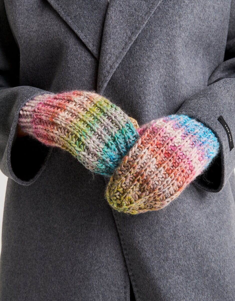 Women's Hat & Mittens knitting pattern chunky - Sirdar 10808