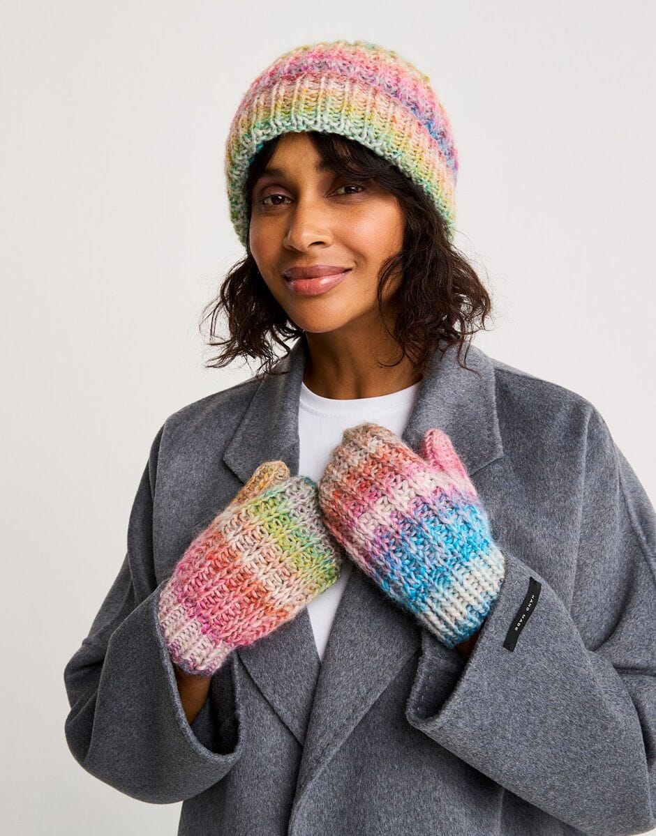 Women's Hat & Mittens knitting pattern chunky - Sirdar 10808