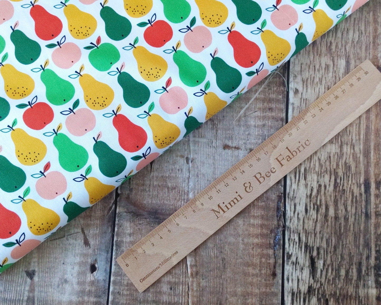 Fabric Apples and pears on white cotton fabric - Acorn Wood by Dashwood Studio