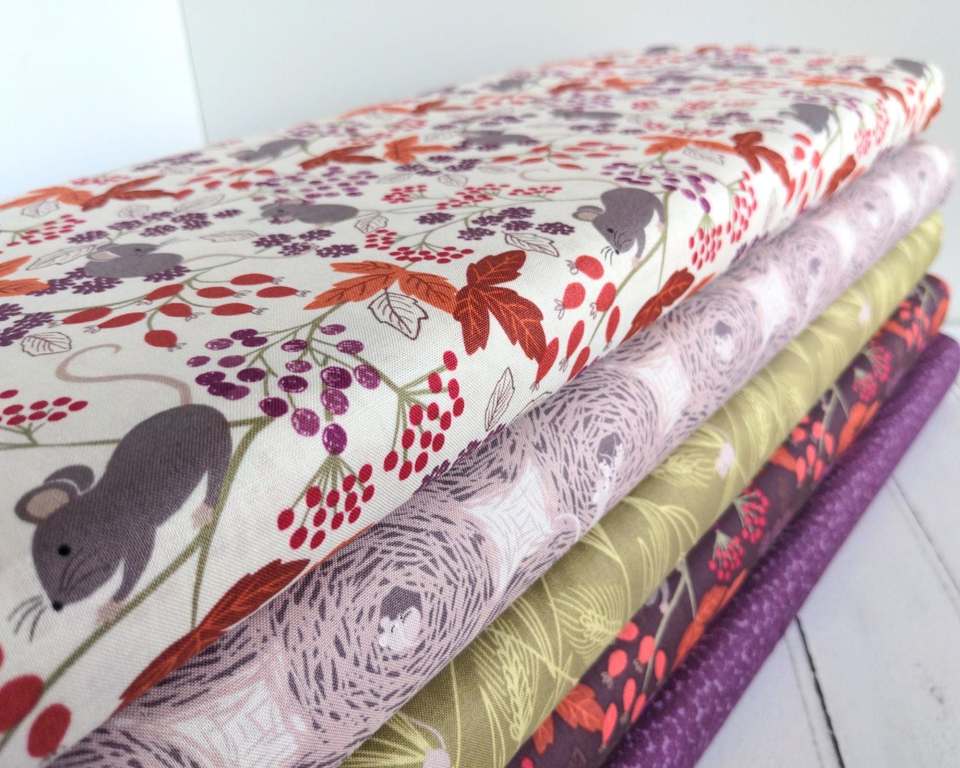 Fabric Autumn harvest nests on grey cotton fabric - Autumn Fields Re-loved by Lewis and Irene