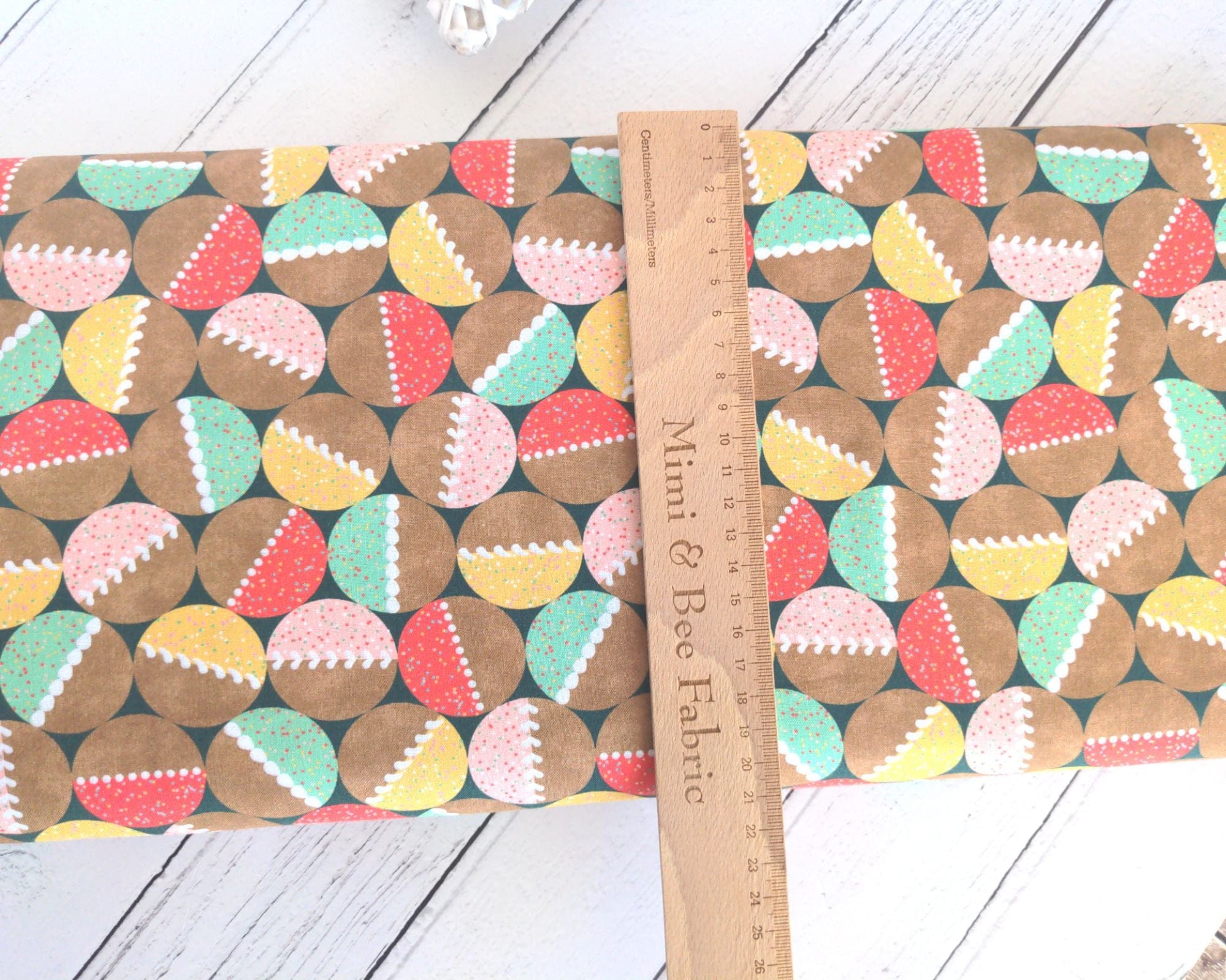 Fabric Gingerbread biscuits cotton fabric - Robert Kaufman