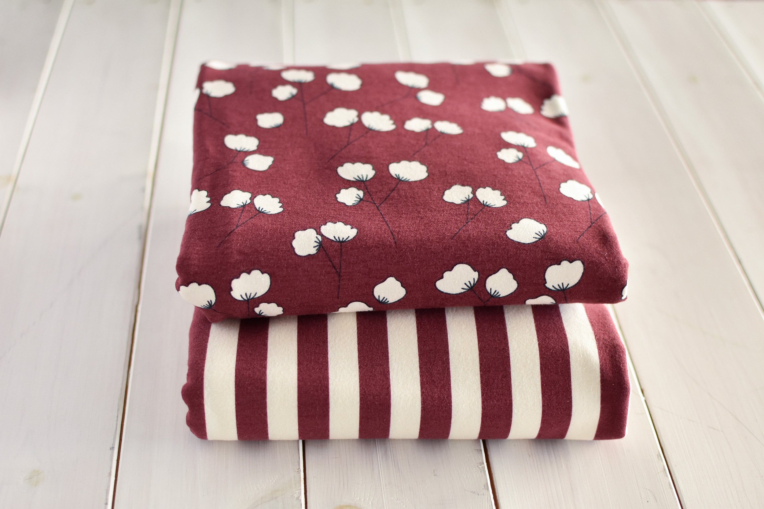 Burgundy organic cotton bud jersey knit - Elvelyckan Design