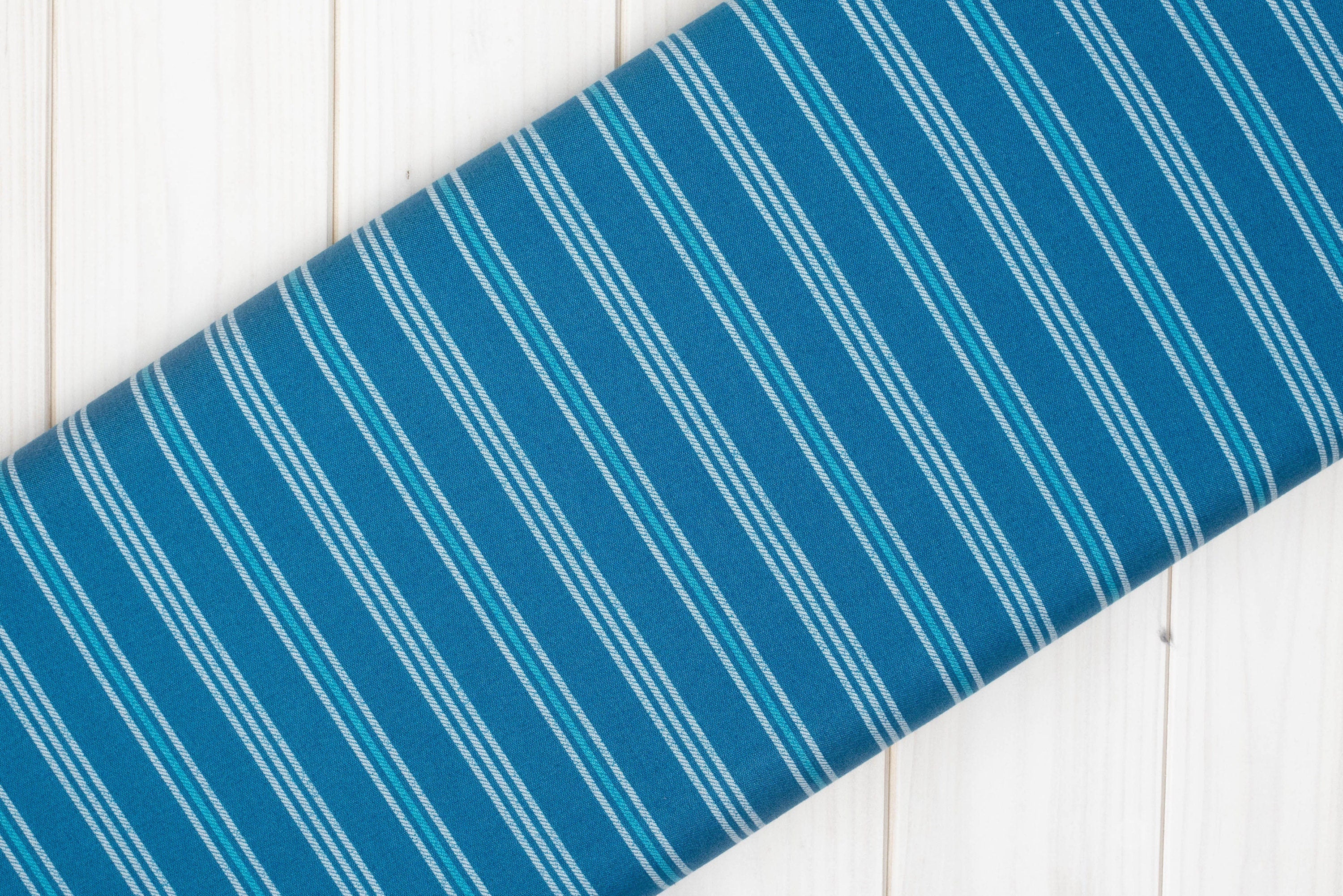 Blue seaside stripe cotton -Thalassophile - Lewis & Irene - A464.3