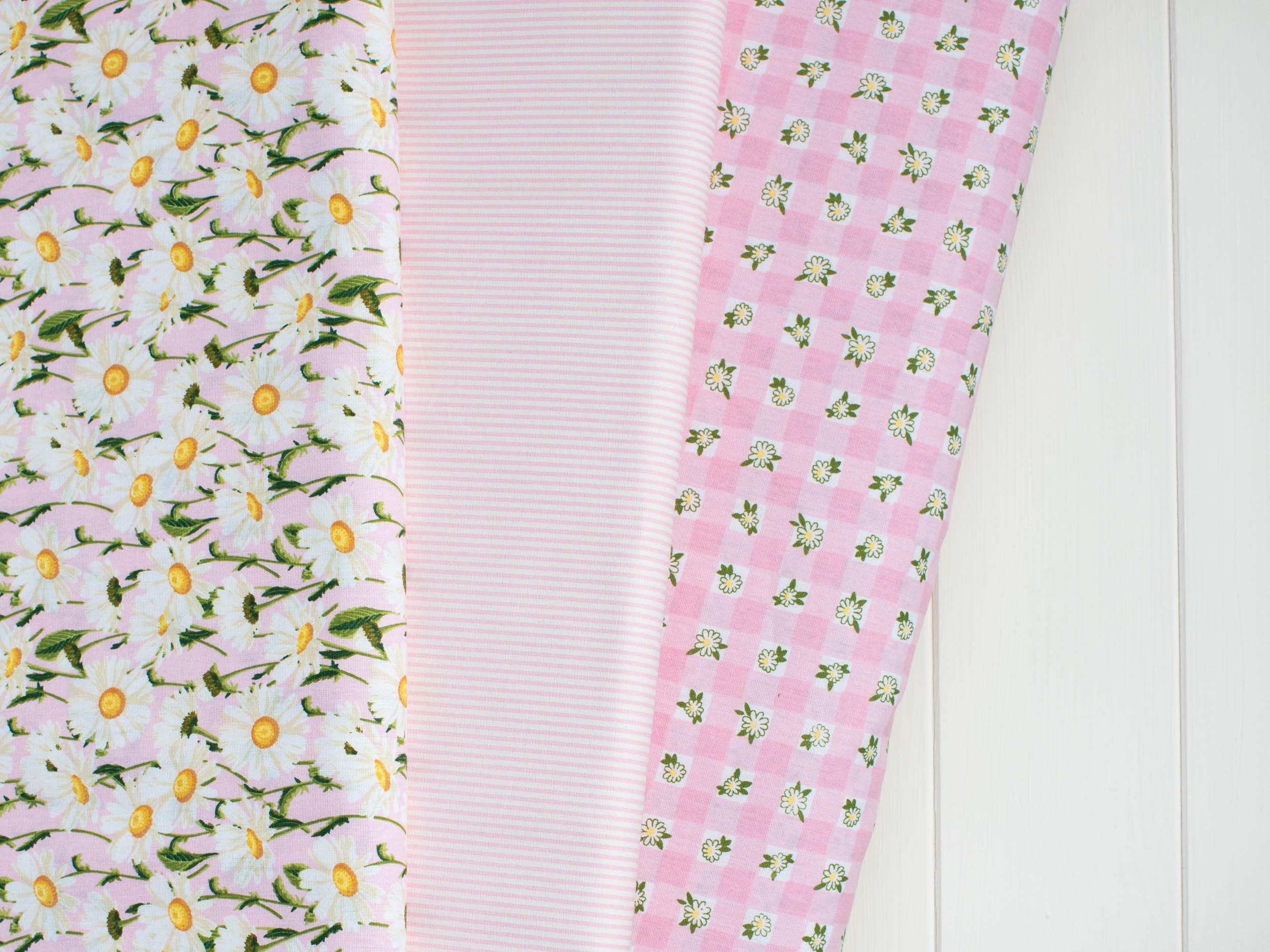 Pink daisy floral cotton fabric extra wide - 'Miss Daisy' FabricArt