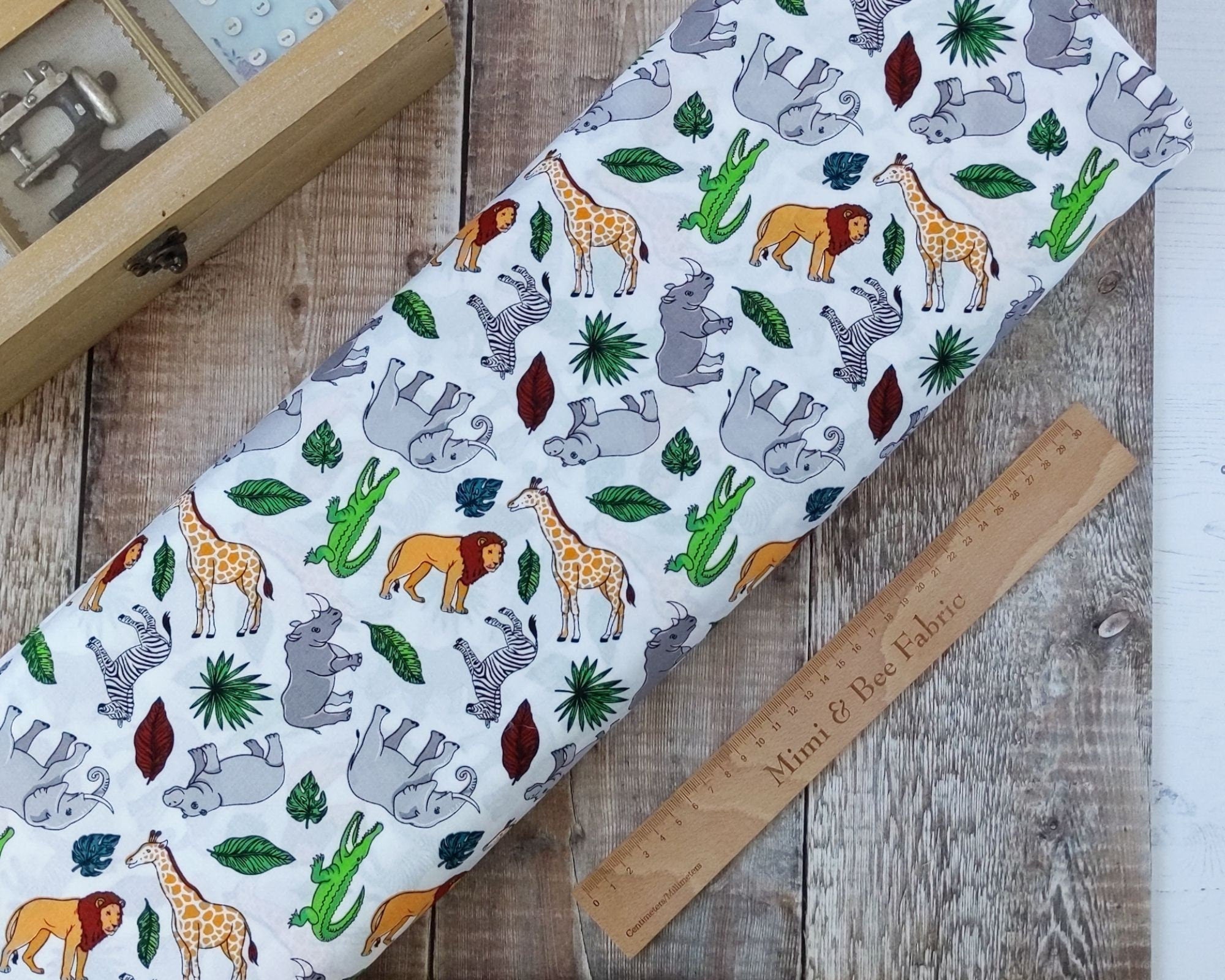 Jungle Animals on Natural White 100% cotton - Cotton Wide