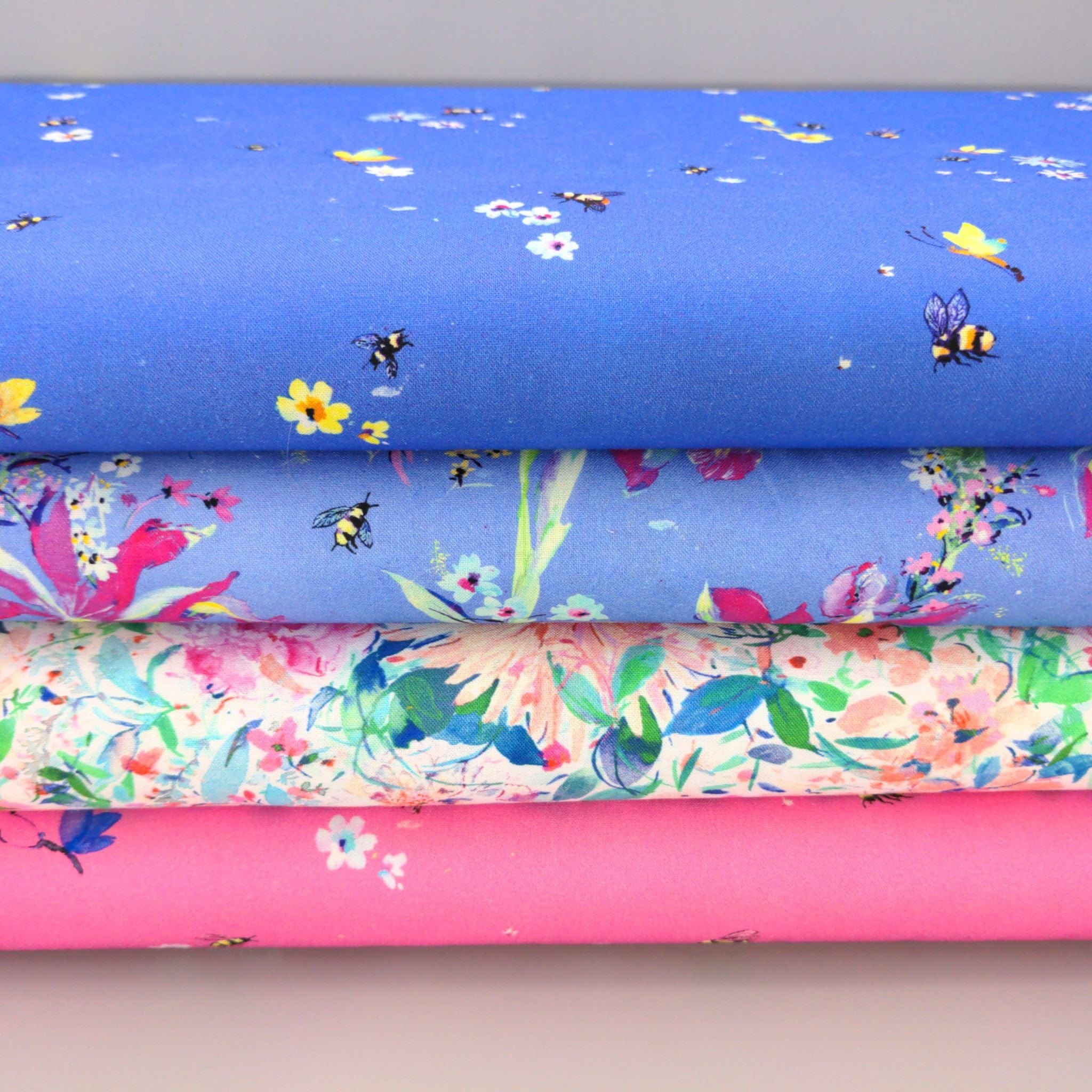 fabric Large pink flowers and bees on purple cotton fabric - Bee Free by Robert Kaufman