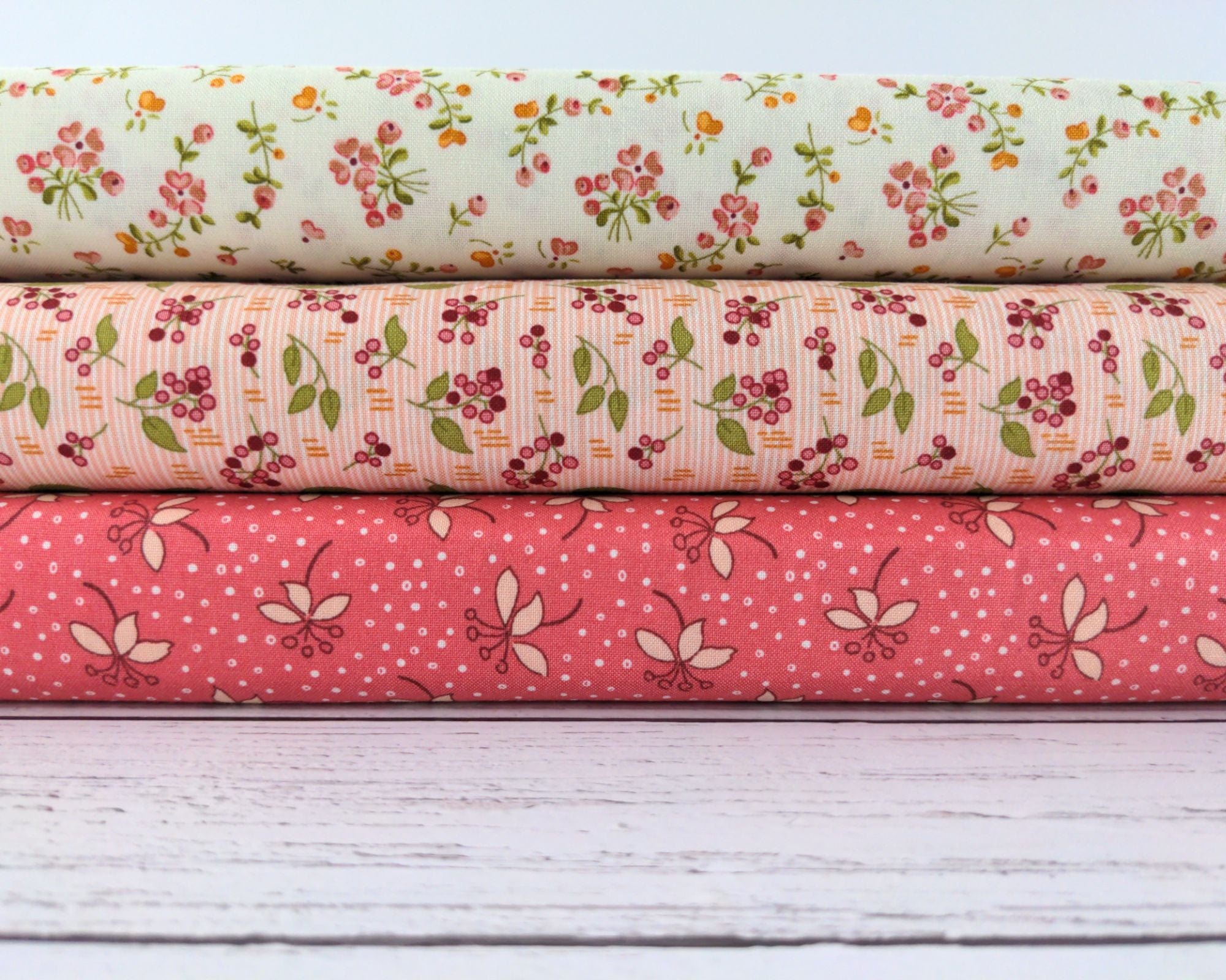 Fabric Pink Flowers on White cotton fabric - Pieces of Time - EQP