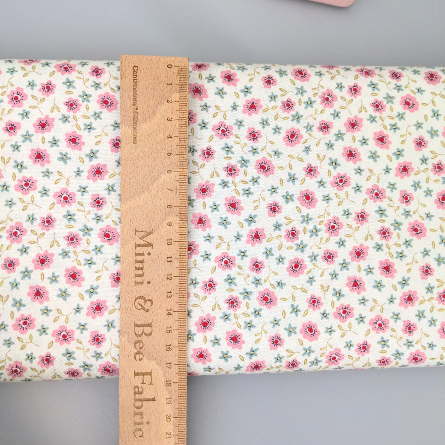 Fabric Rose pink flowers on cream cotton fabric - Market Garden - Henry Glass