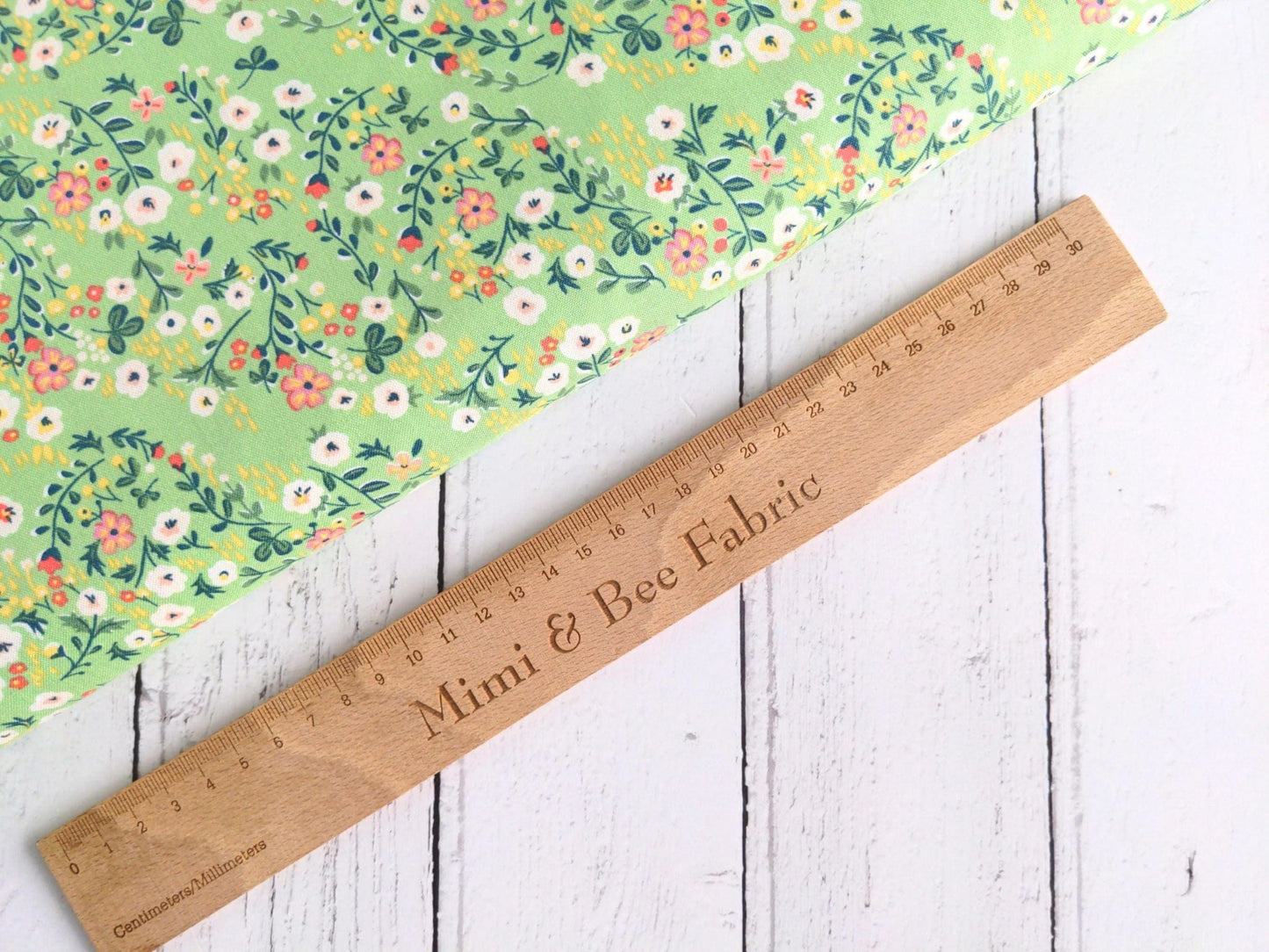 Fabric Sweet peas on light green cotton fabric - Little Women by Riley Blake